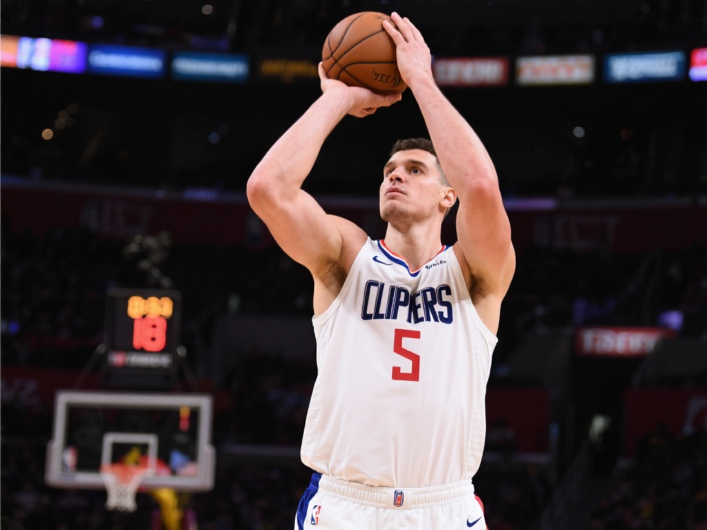 对于许多传统中锋而言，罚球是相对弱势的环